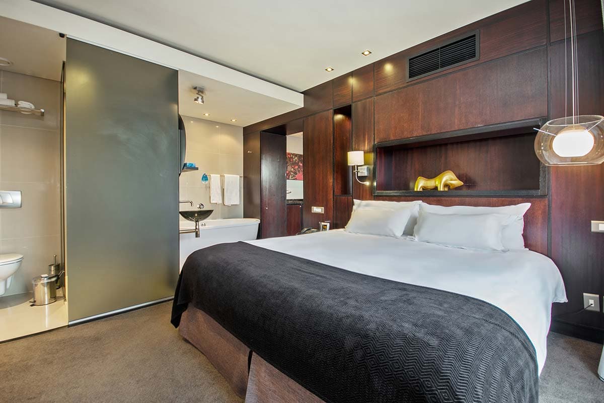 Deluxe Suite interior – Colosseum Hotel